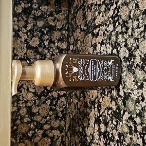 White Barn Cookie Butter Truffle Gentle & Clean Foaming Hand Soap
